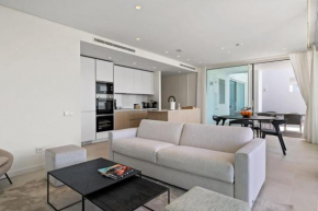 Hillside flat with pool in Palo Alto by Costarentals - Ref M49